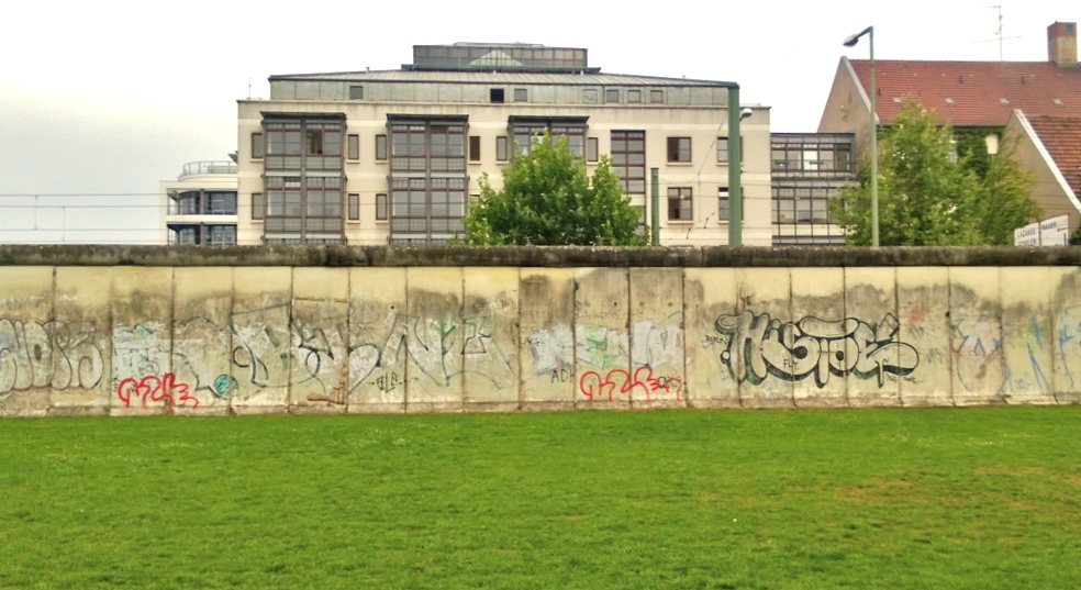 Überreste der Berliner Mauer im Bereich der Gedenkstätte an der Bernauer Straße, März 2013 (Foto: Ingrid Scheurmann)