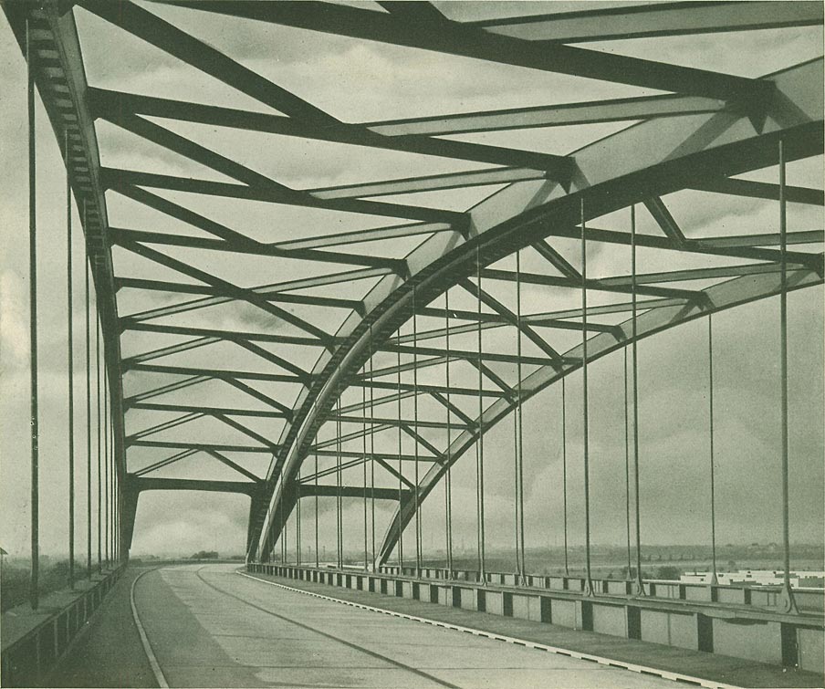 Abb. 4: Reichsautobahn am Kaiserberg, bei Duisburg, errichtet 1935-36. [Deutscher Stahlbau-Verband 1937, S.60] 
